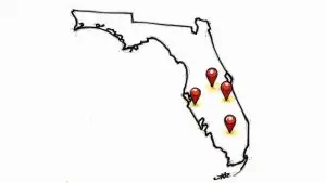 A street view of a Florida city, an example for drivers who need to understand traffic ordinances and maybe take traffic school online.